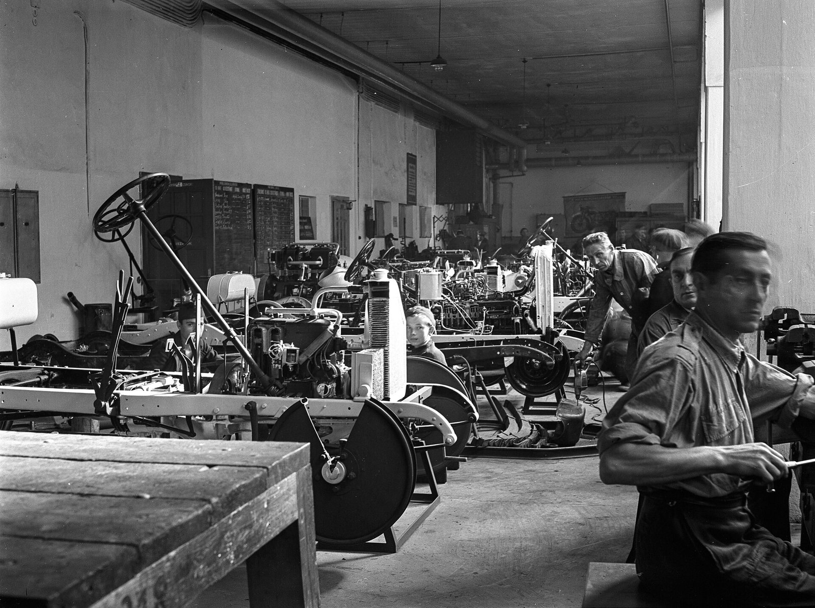 Banco de trabajo de taller mecánico (imagen de ejemplo)